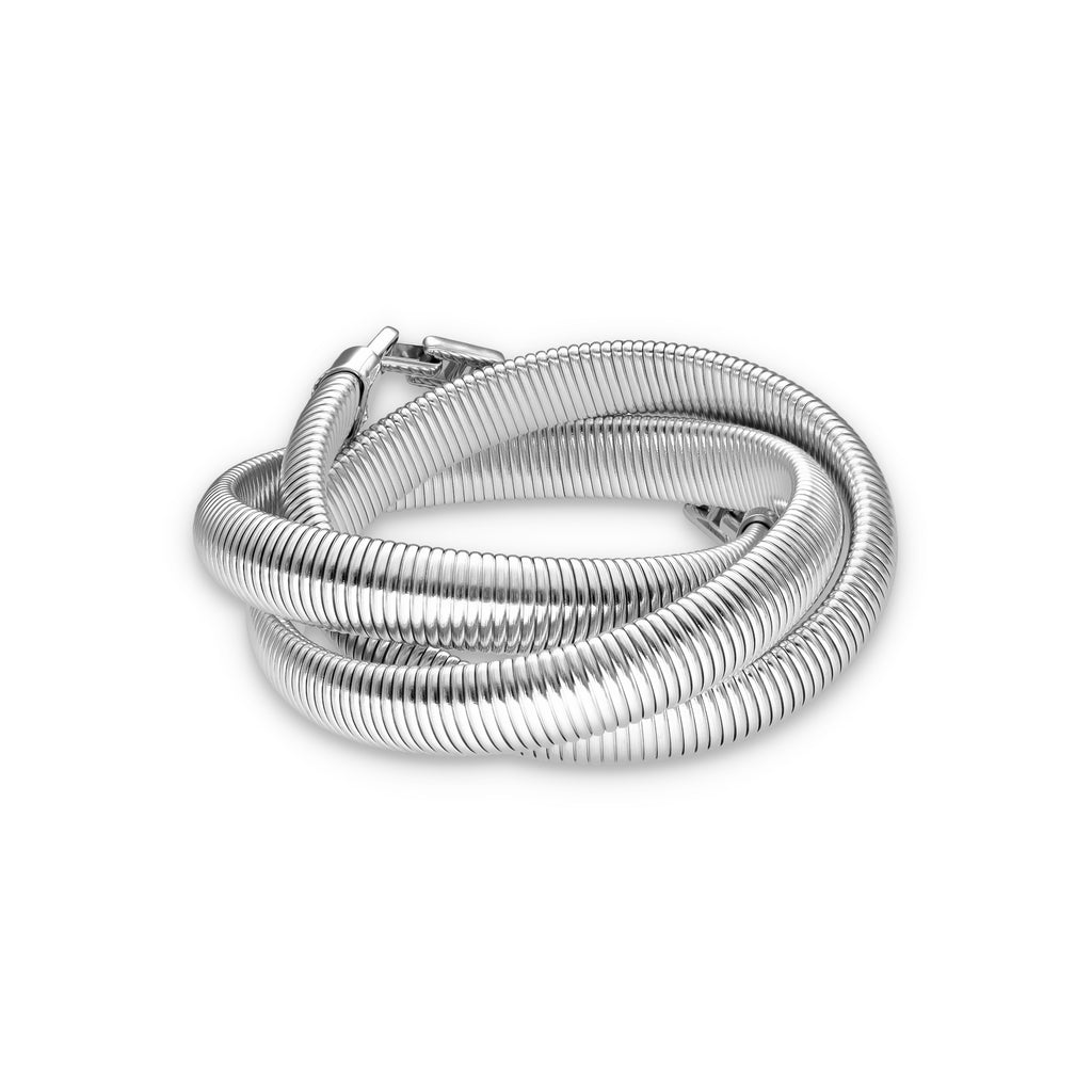 Raahi mehrreihiges Statement-Armband aus Edelstahl silber mit geriffeltem Design.